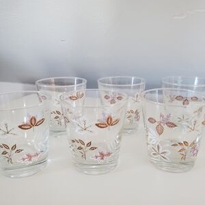 Vintage Leaf Pattern Glass Tumbler Set